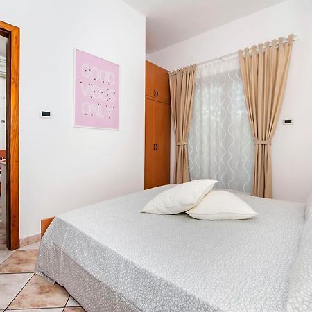 Apartments Milan Ровінь Екстер'єр фото