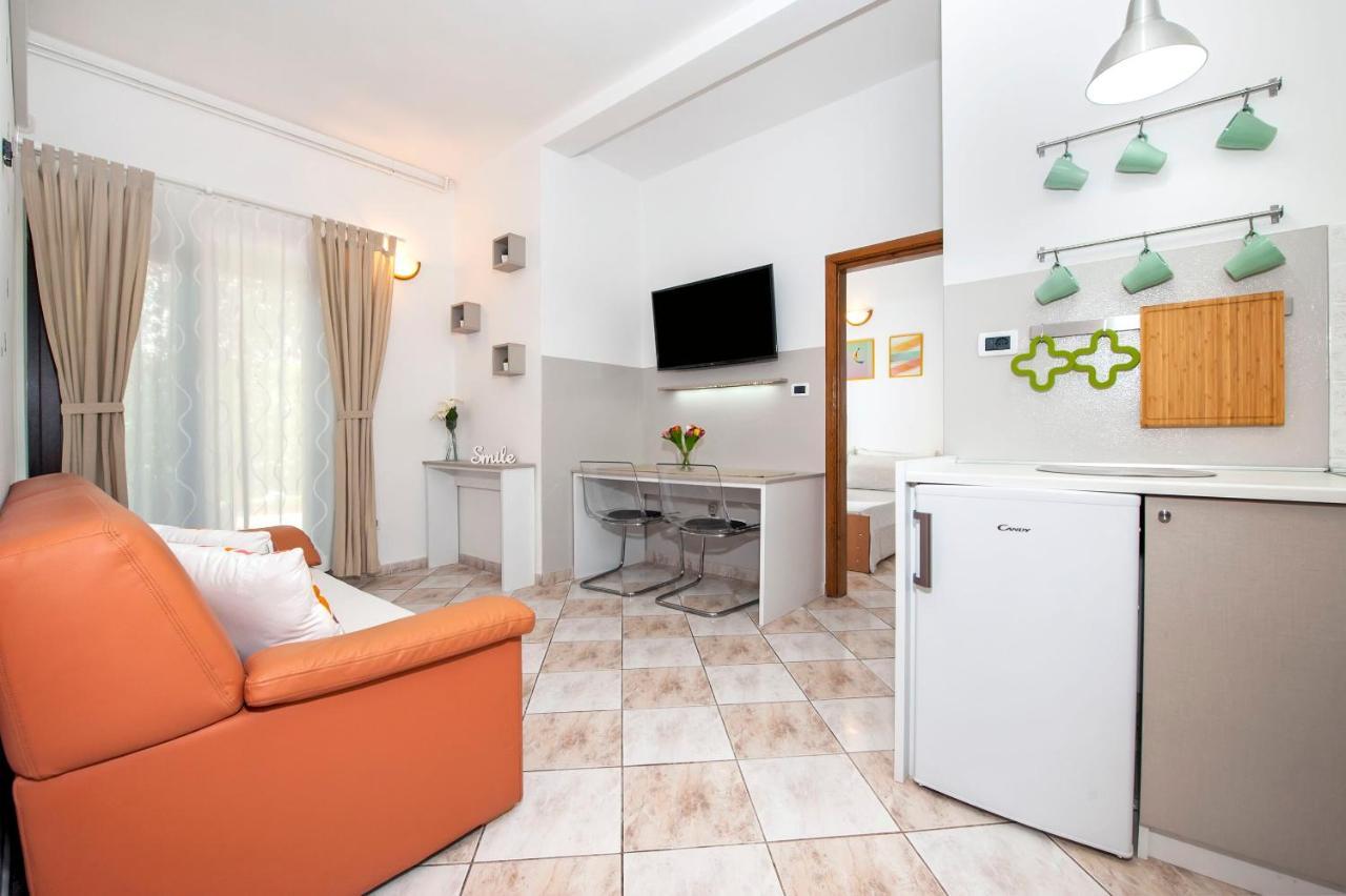 Apartments Milan Ровінь Екстер'єр фото