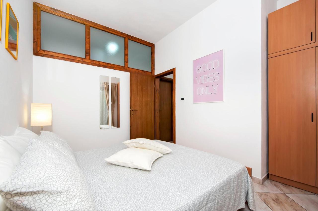 Apartments Milan Ровінь Екстер'єр фото