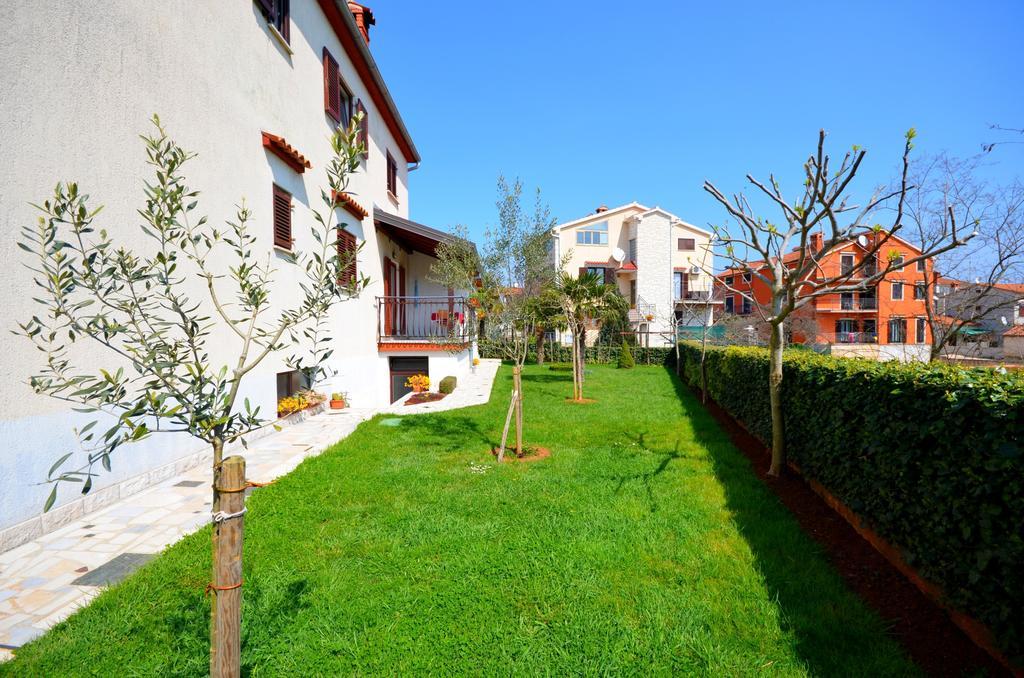 Apartments Milan Ровінь Екстер'єр фото