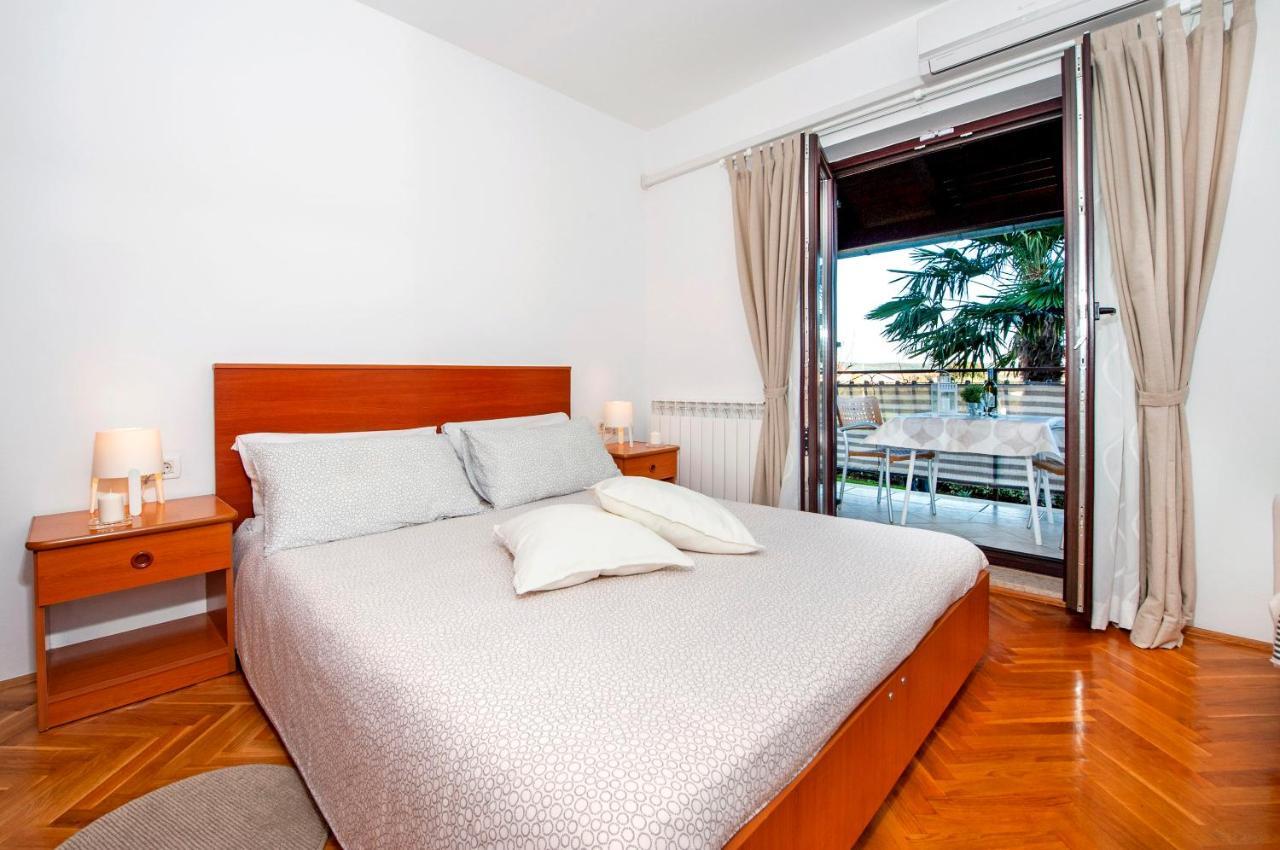 Apartments Milan Ровінь Екстер'єр фото