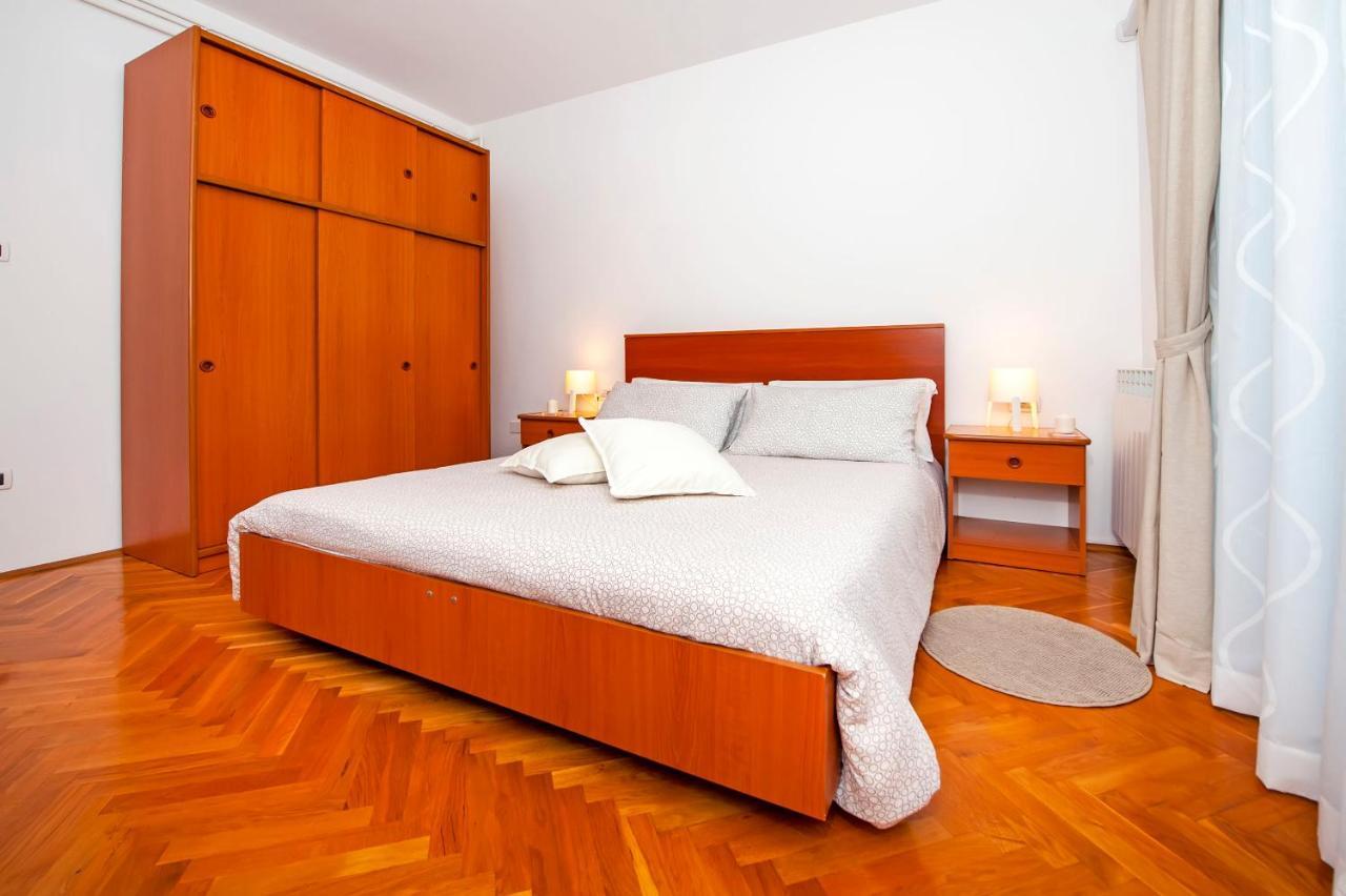 Apartments Milan Ровінь Екстер'єр фото
