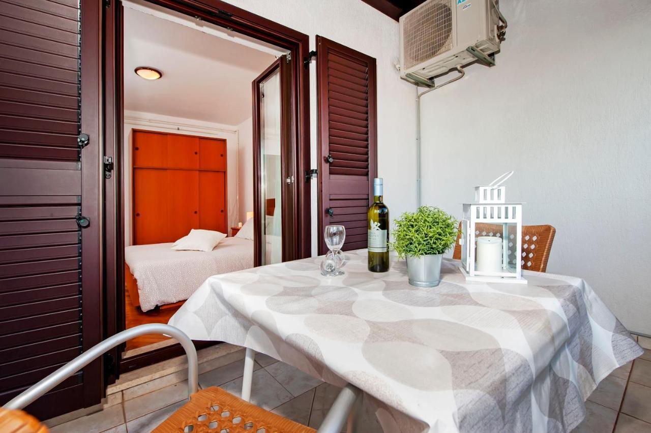Apartments Milan Ровінь Екстер'єр фото