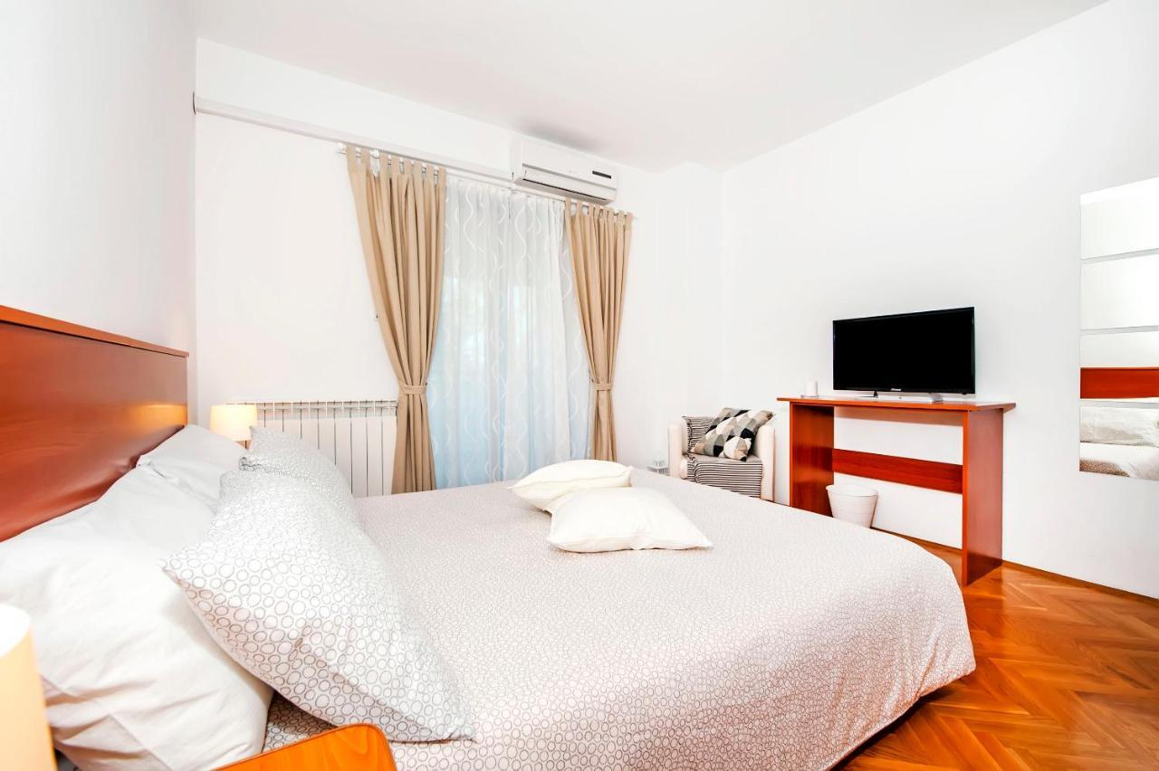 Apartments Milan Ровінь Екстер'єр фото