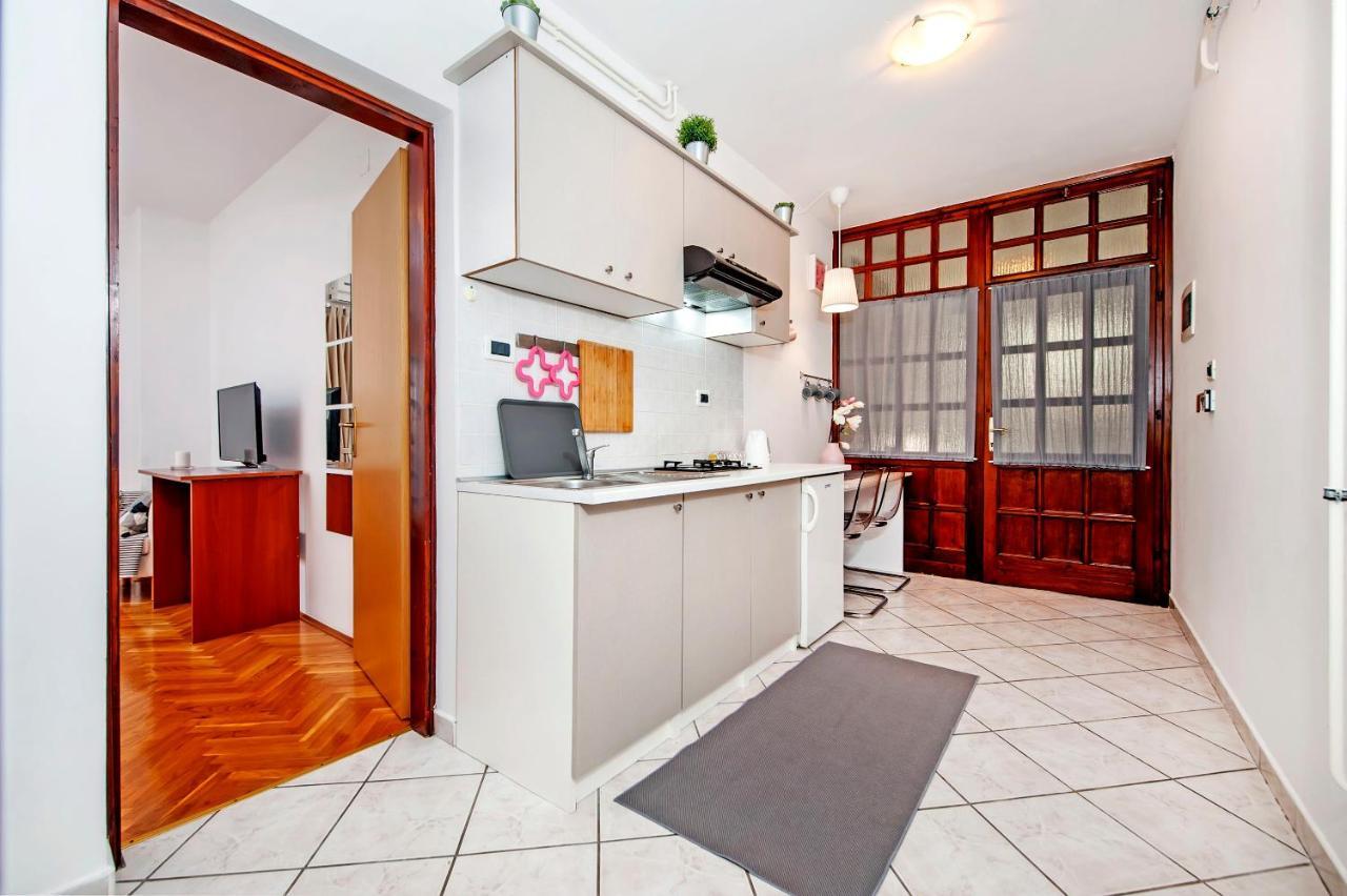 Apartments Milan Ровінь Екстер'єр фото